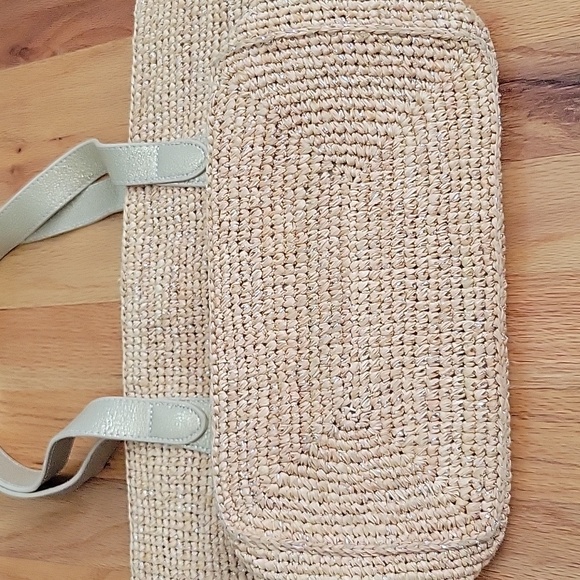 Tommy Bahama Purse - Picture 7 of 7